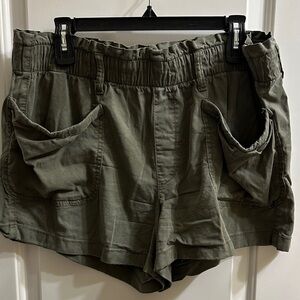 American Eagle Outfitters Olive Green Cargo Shorts with Paperbag Waist